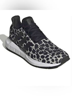 adidas Swift Run 1.0 Women's Casual Running Shoes Size 8 Like New